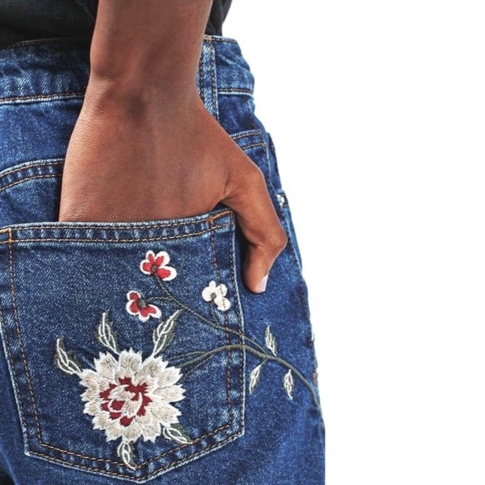 Embroidered Super high waisted Jeans